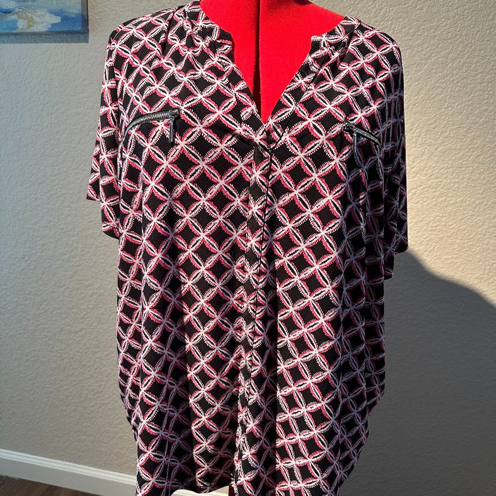 Jones Studio 3X Short-Sleeve Blouse with cute silver zippers